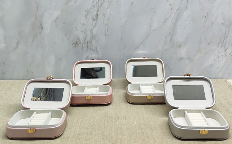 15x15 cm Makyaj Ve Takı Kutusu