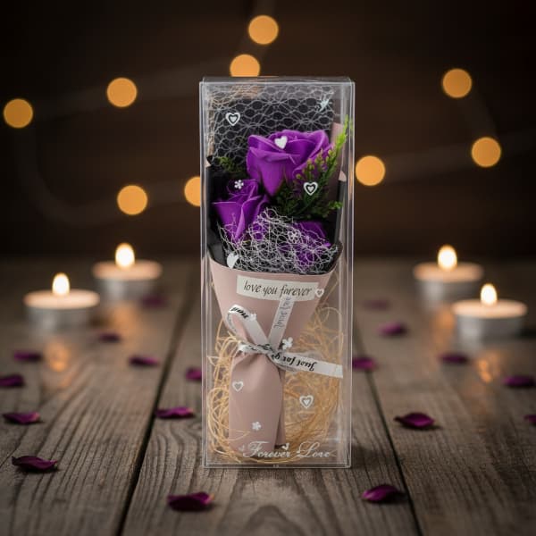 Şeffaf Kutulu Üç Gül Buketi